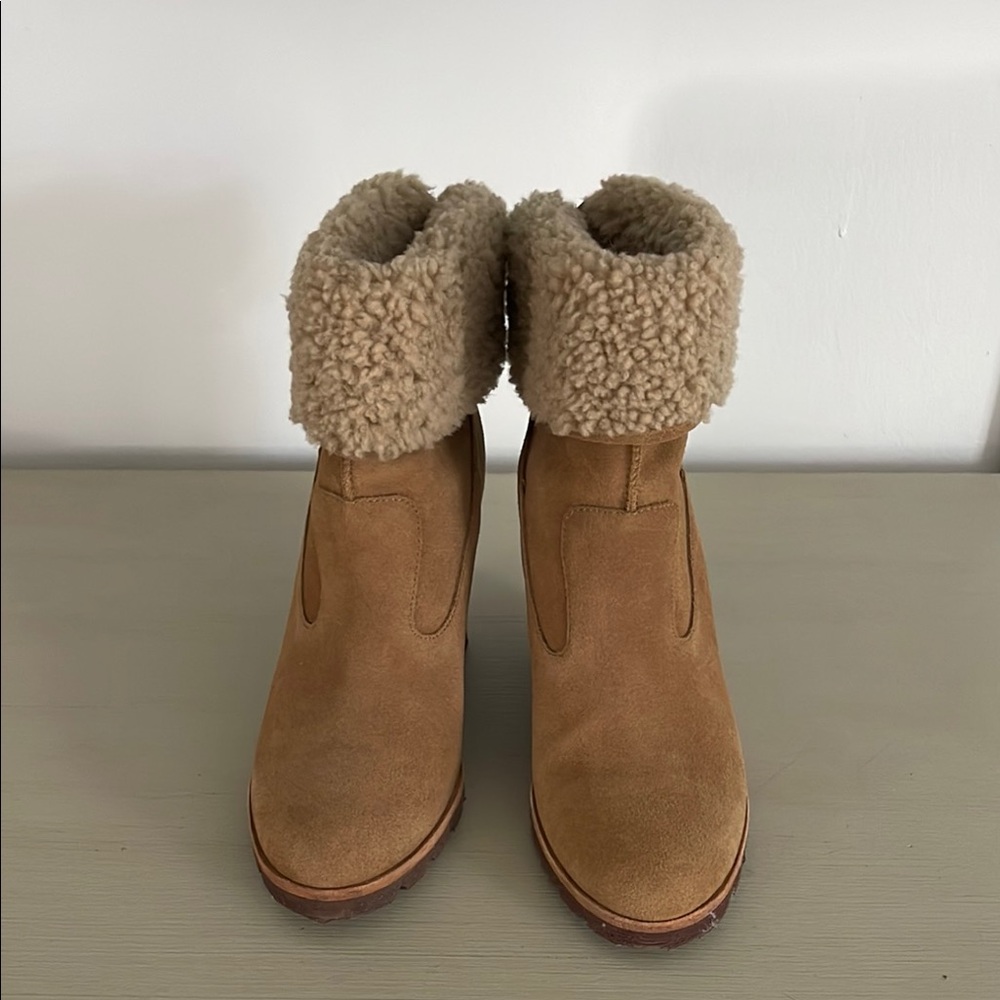 Ugg Cozy Tan Shearling-Lined Women's Boots